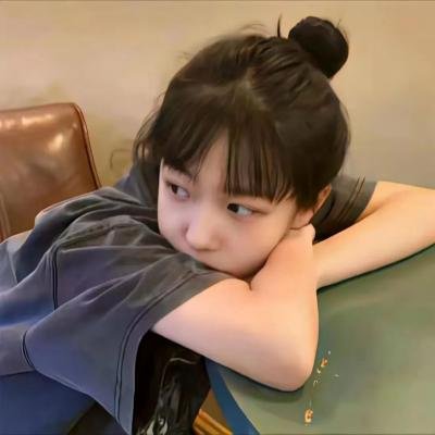 黑暗中的两个人